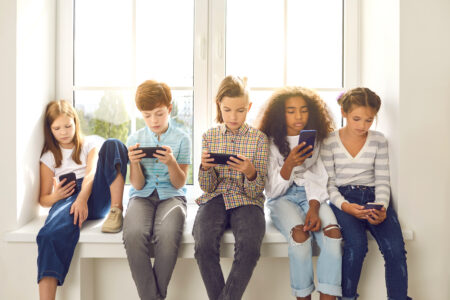 Smartphone Pinky: Can Your Phone Cause Finger and Hand Pain?