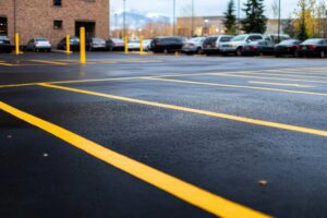 Rainy parking lot where a hip replacement injury occurred.